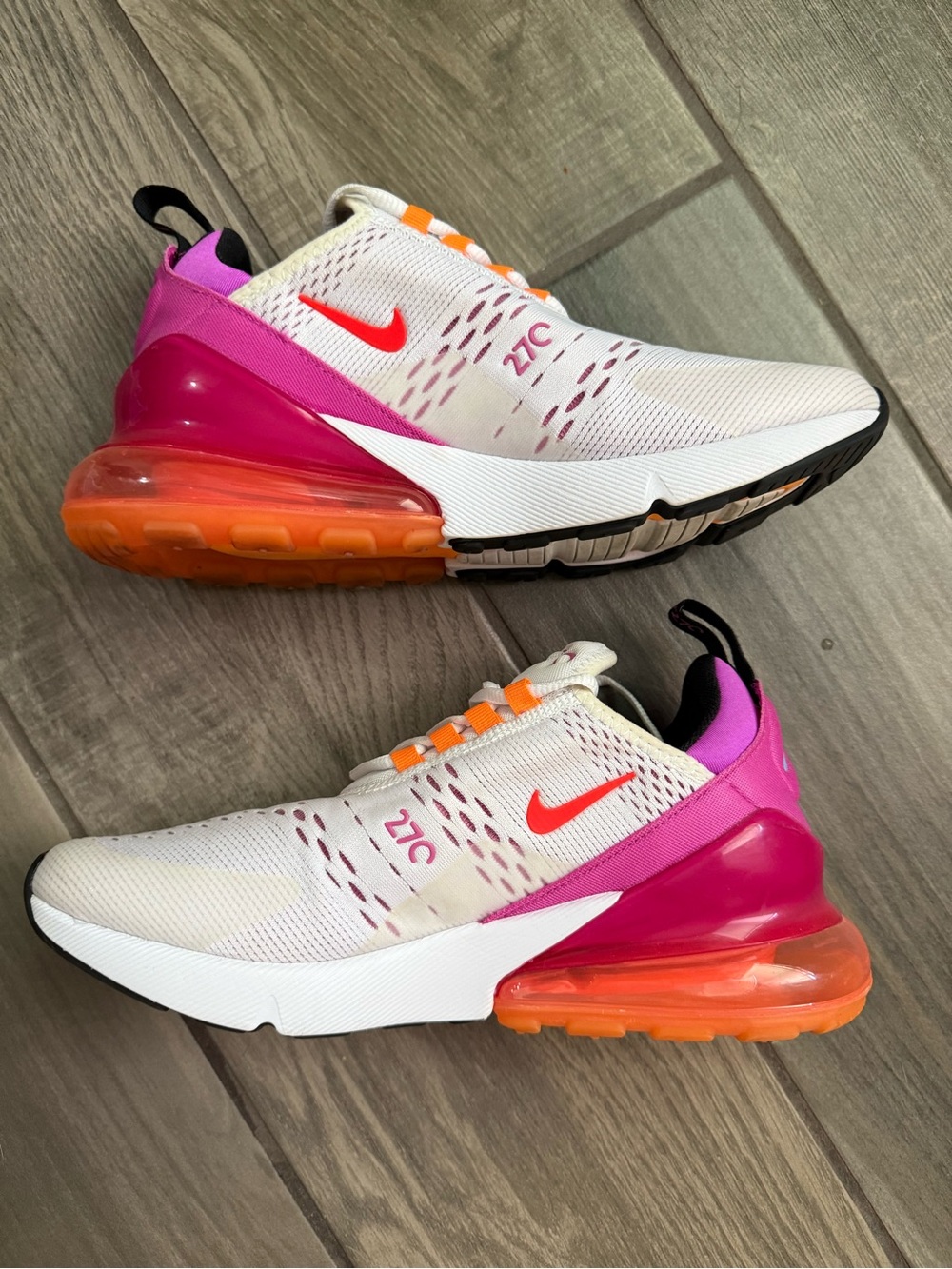 Nike Air Max 270 - Picture 4 of 8